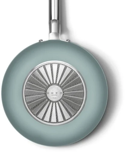 Фото: Сковорода Smeg 50S Retro Style WOK 30cm Emerald Green Matte (WOF3002EGM) № 9 | KTC