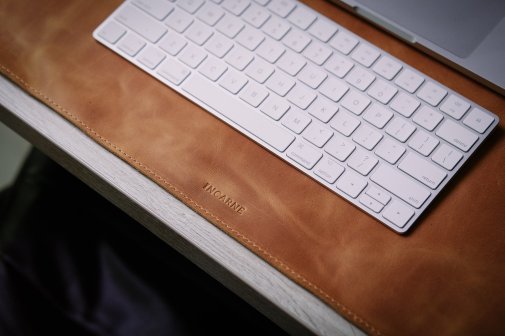 Килимок INCARNE ProDesk Suede Wide Cognac