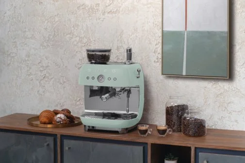 Фото: Ріжкова кавоварка Smeg Espresso coffee machine with grinder Pastel Green (EGF03PGEU) № 31 | KTC