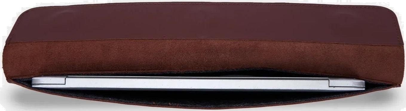 Чохол INCARNE Klouz Classic - MacBook Neo 13 2026 Brown