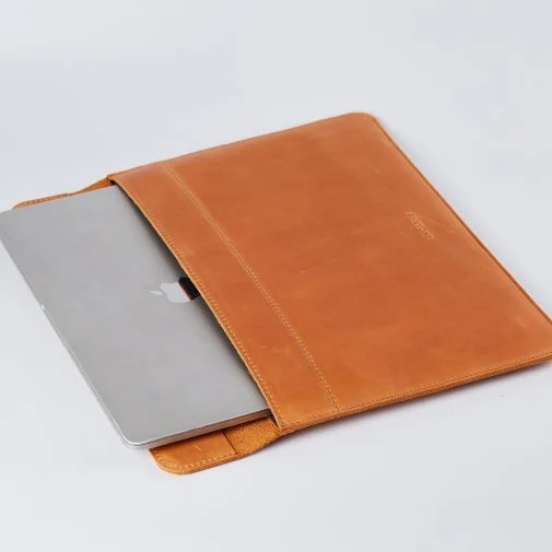 Фото: Чохол INCARNE Klouz 13 - MacBook Air13 2018-2024 / Pro13 2016-2024 Cognac № 14 | KTC