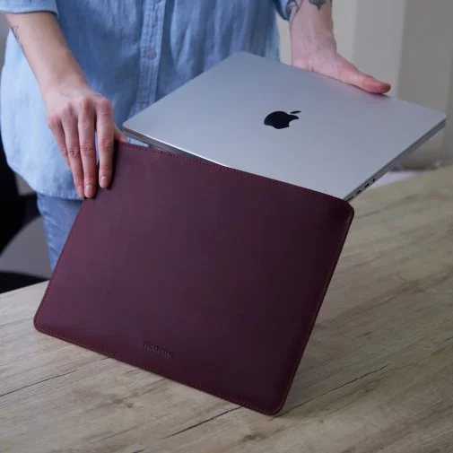Фото: Чохол INCARNE Gamma Plus 14 - MacBook Pro13 2012-2015 / Pro14 2021-2024 Burgundy № 17 | KTC