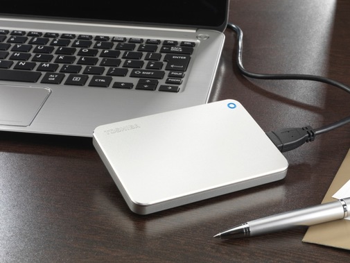 Зовнішній жорсткий диск Toshiba Canvio Premium Portable 1TB HDTW110EC3AA Silver