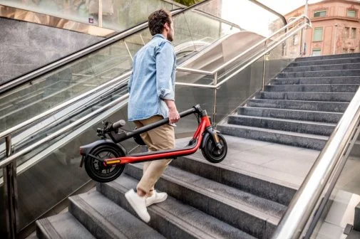 Фото: Електросамокат Ninebot by Segway D18E Black/Red (AA.00.0012.07) № 13 | KTC
