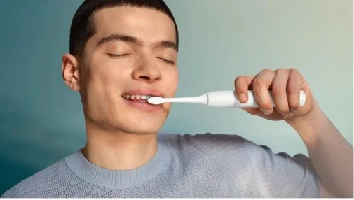 Фото: Електрична зубна щітка Philips Sonicare 2100 series White (HX4021/01) № 11 | KTC