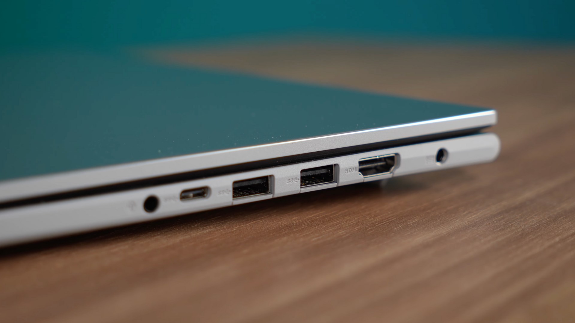 ASUS Vivobook 15 X1504VA