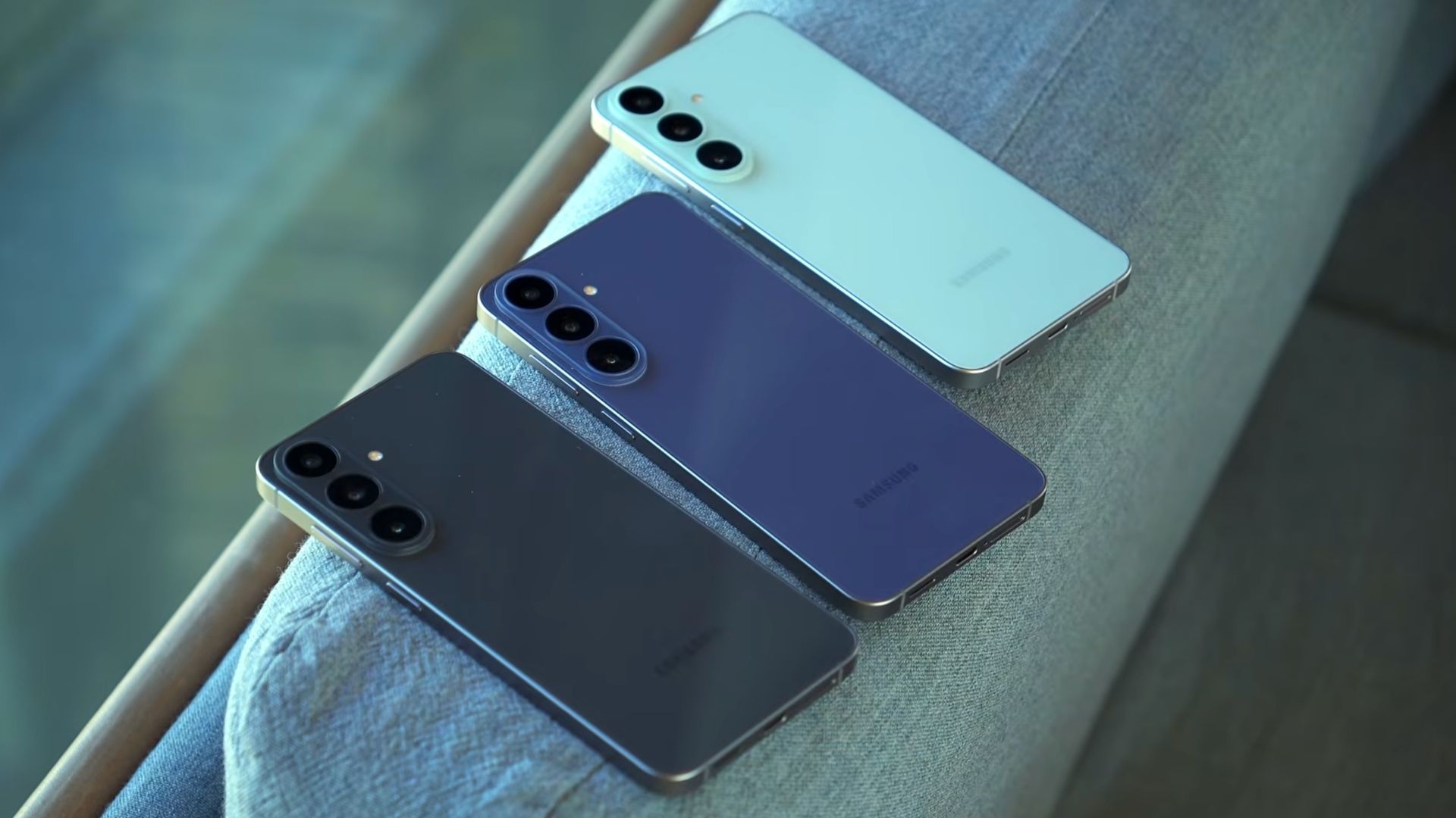Кольори Samsung Galaxy S26 FE — графітовий, чорничний і фісташковий