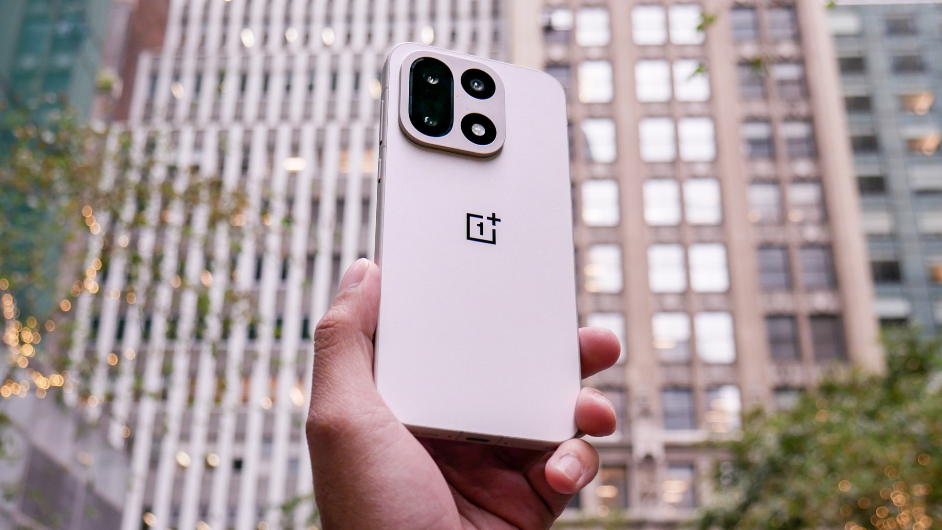 Супершвидка зарядка та великі батареї