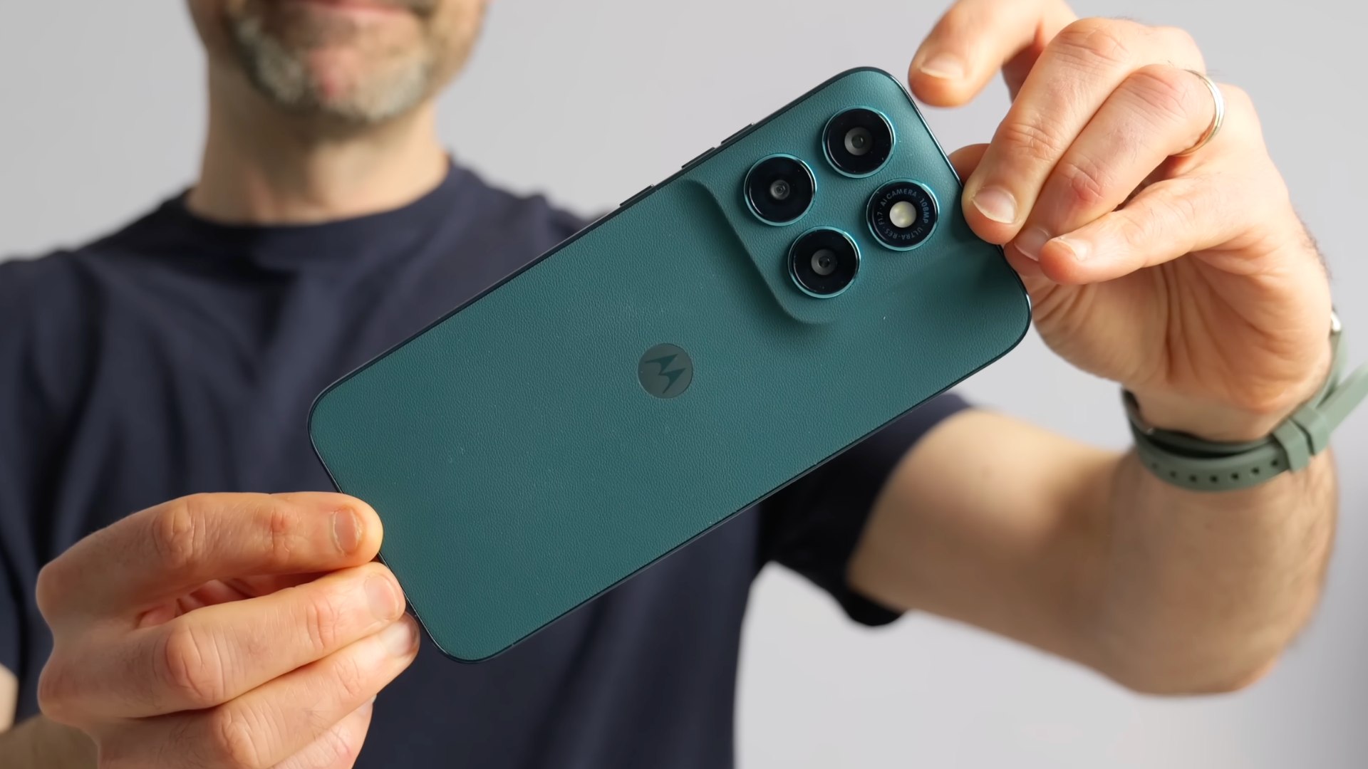 Motorola G77