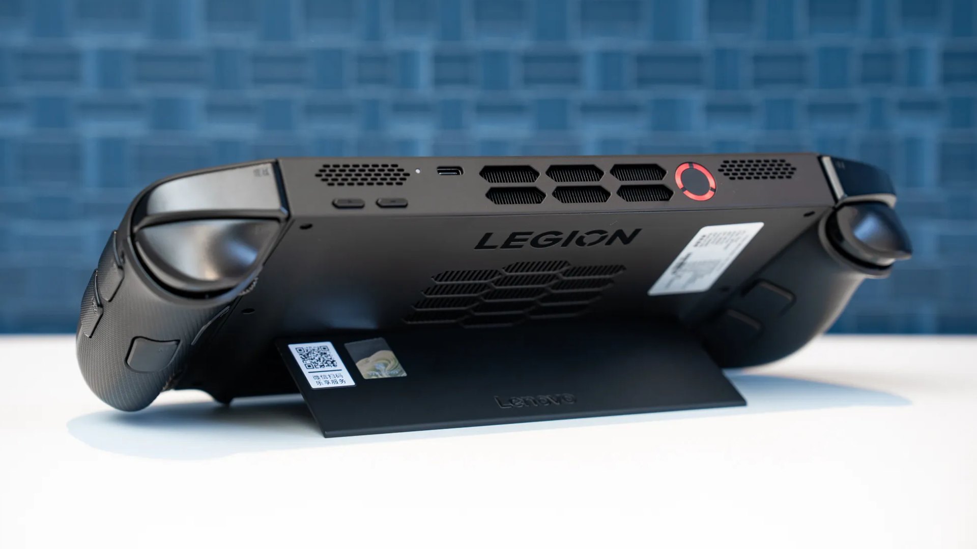 Огляд ігрової приставки Lenovo Legion Go 2