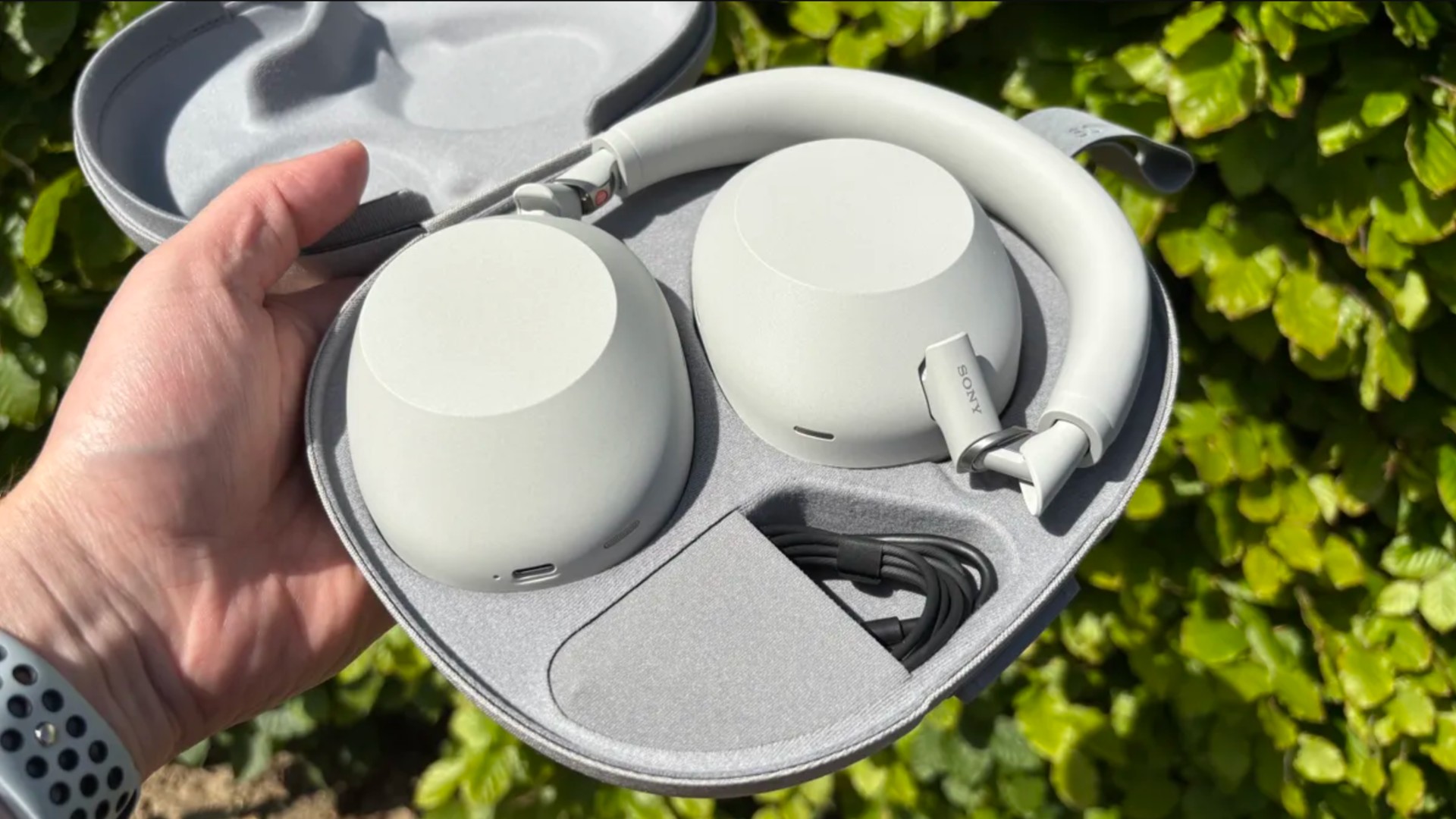 Sony WH-1000XM6 vs WH-1000XM5