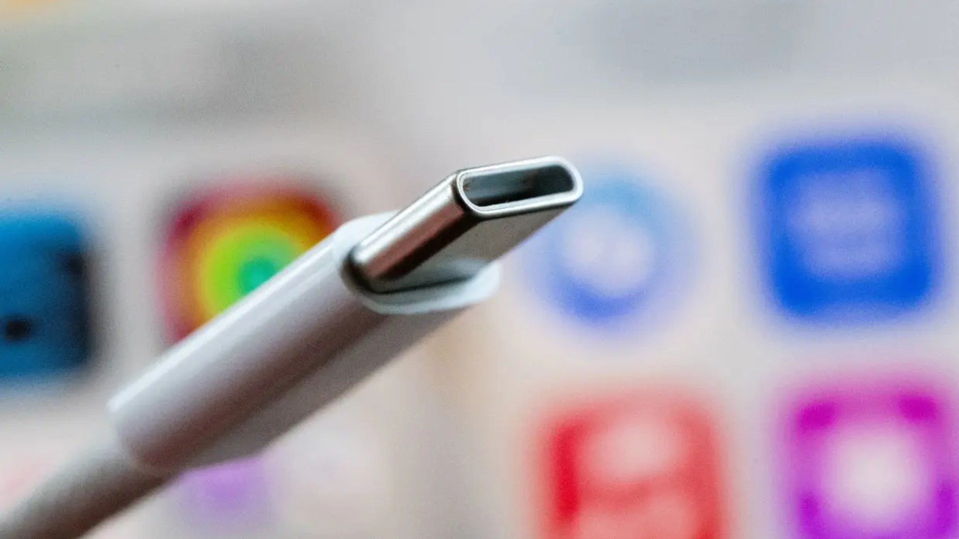 Як розібратися в маркуваннях USB: швидкість, потужнітсь та роз’єми