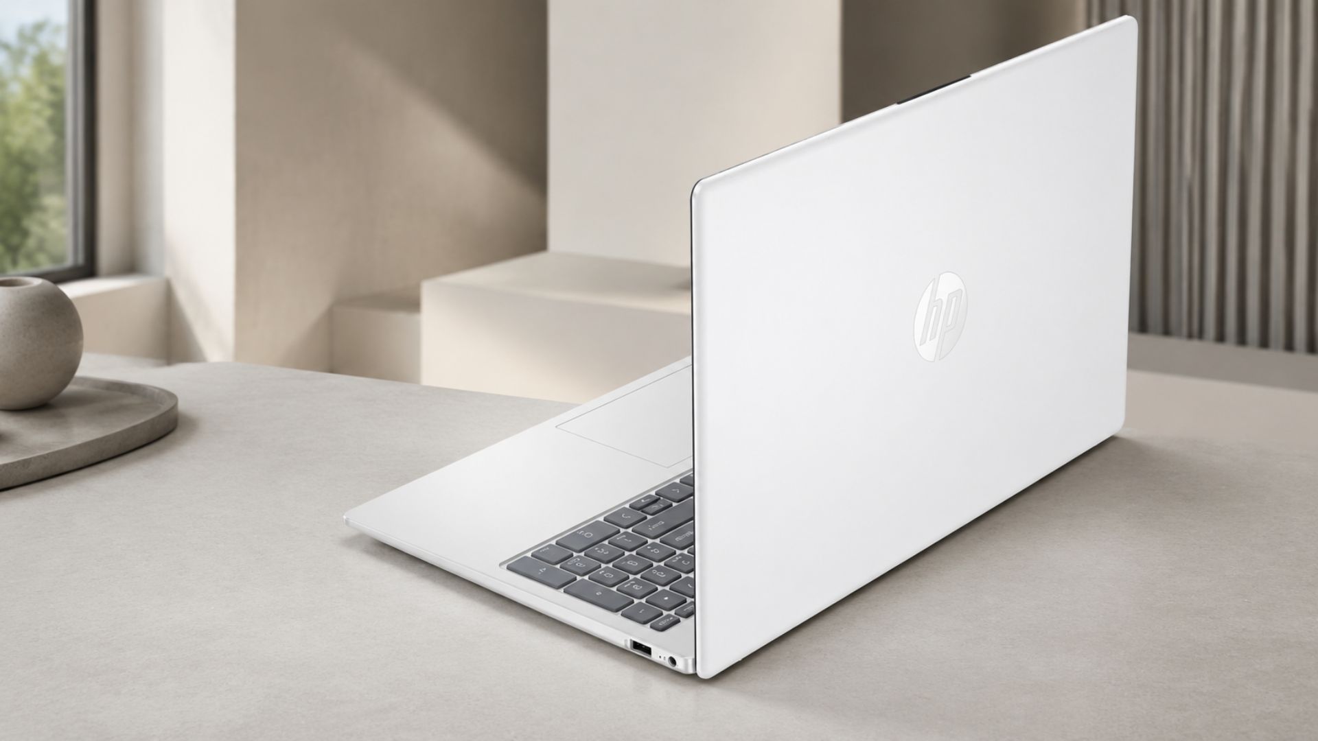HP 15-fc0289ua у сучасному робочому просторі студента