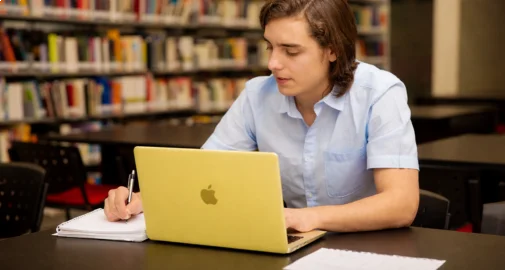 Який MacBook обрати для навчання у 2026 році