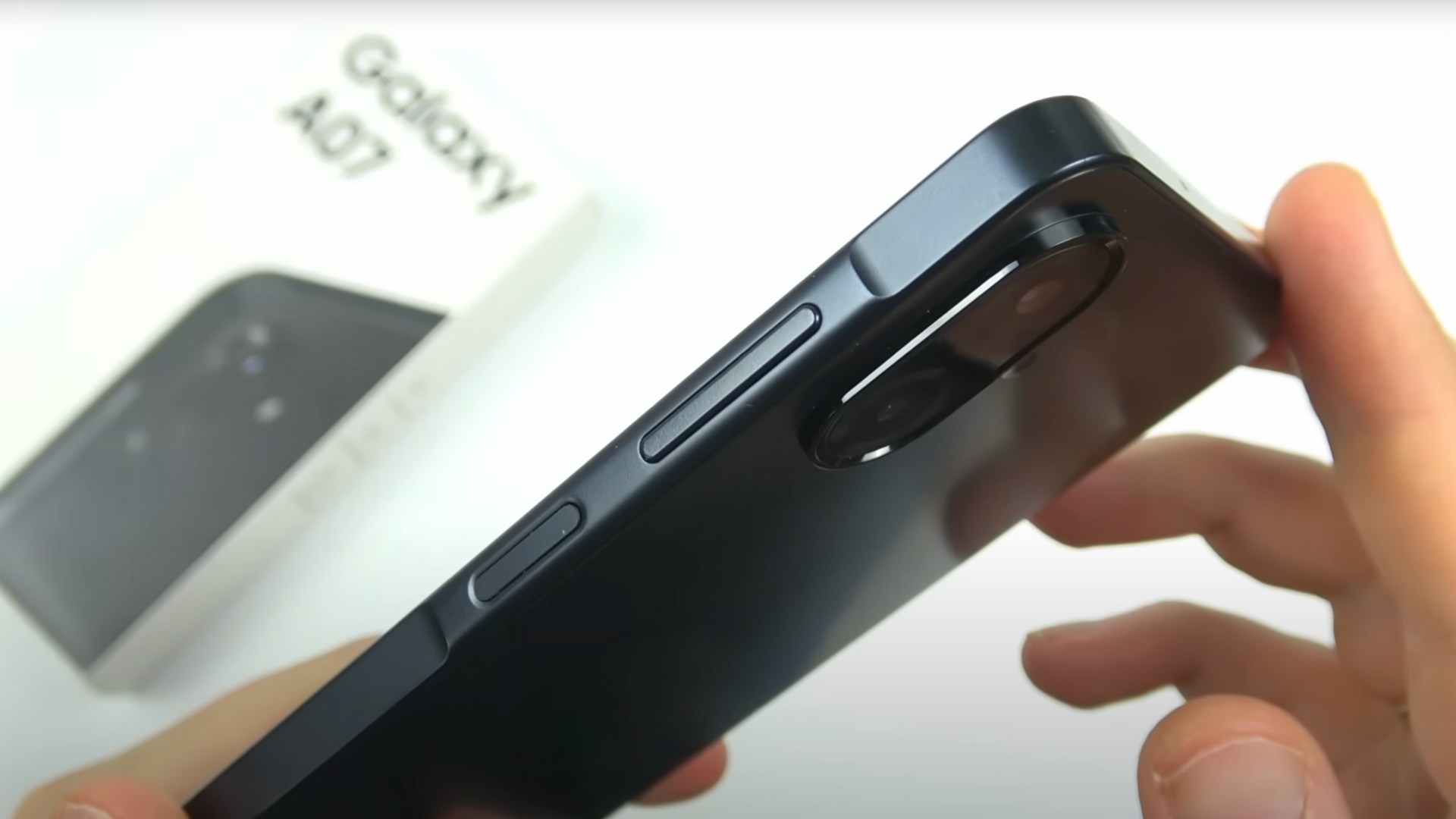Кращі бюджетні смартфони 2025: Motorola Moto G05, Xiaomi Redmi 15C та Samsung Galaxy A07