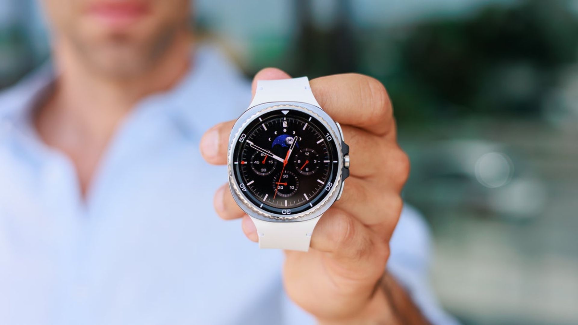 Samsung Galaxy Watch Ultra 2025 проти Galaxy Watch 8 Classic: який вибрати?