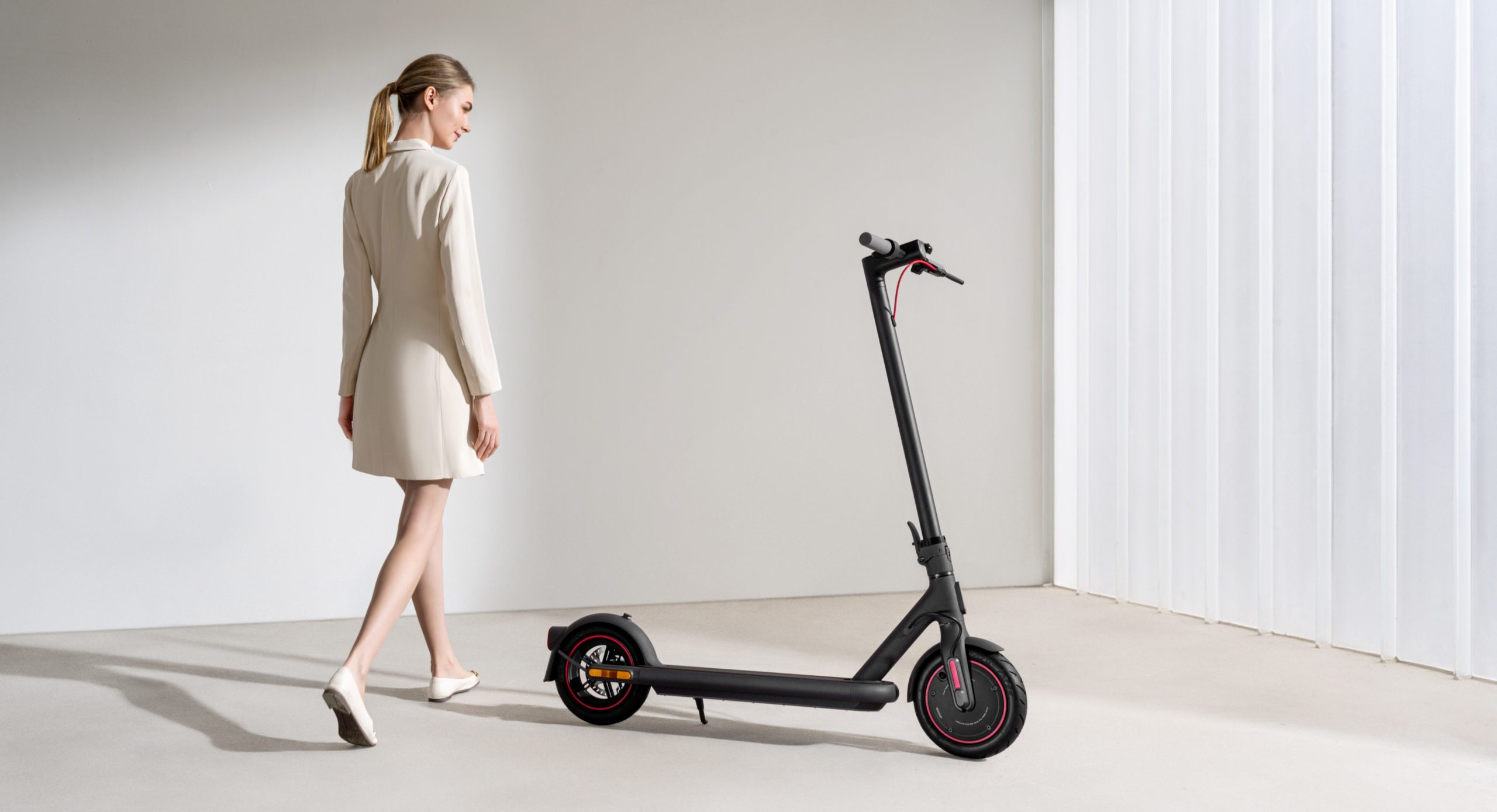 xiaomi-electric-scooter-4-pro-vorgestellt-header-scaled.jpg