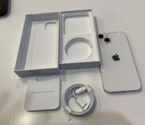 Смартфон Apple iPhone 13 128GB Starlight (MLPG3)