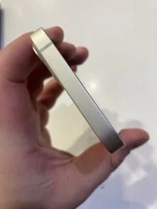 Смартфон Apple iPhone 13 128GB Starlight (MLPG3)