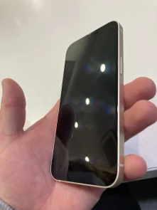 Смартфон Apple iPhone 13 128GB Starlight (MLPG3)