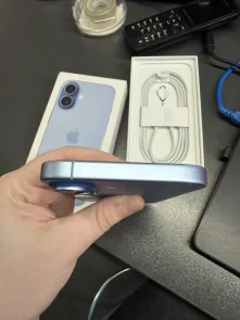 Смартфон Apple iPhone 17 256GB Mist Blue (MG6L4)