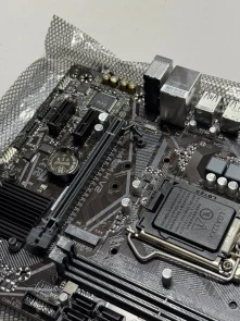 Материнська плата Gigabyte H410M H V2