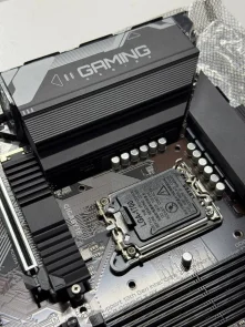 Материнська плата Gigabyte B760 GAMING X AX