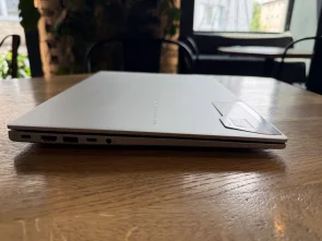 Фото: Ноутбук ASUS Vivobook S16 M3607GA-SH010 Cool Silver - 16" OLED 60 Гц / AMD Ryzen AI 7 / 445 / DDR5 16 ГБ / PCI-E SSD 512 ГБ / Radeon Graphics № 11 | KTC