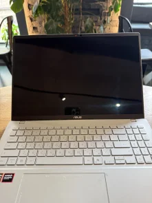 Фото: Ноутбук ASUS Vivobook S16 M3607GA-SH010 Cool Silver - 16" OLED 60 Гц / AMD Ryzen AI 7 / 445 / DDR5 16 ГБ / PCI-E SSD 512 ГБ / Radeon Graphics № 15 | KTC